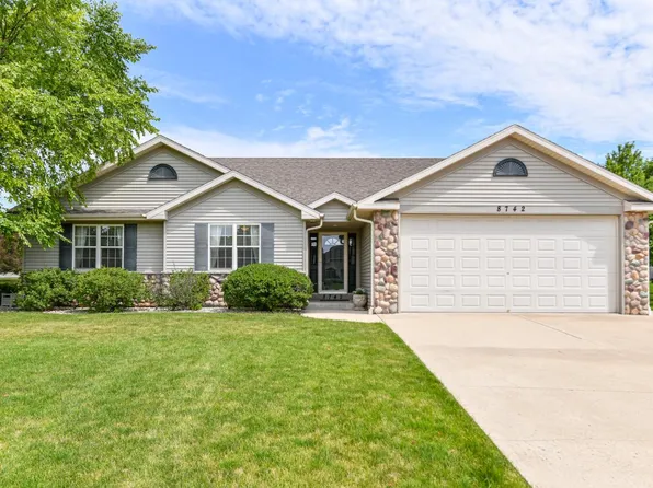 8742 Red Hawk CIRCLE, Mount Pleasant, WI 53406