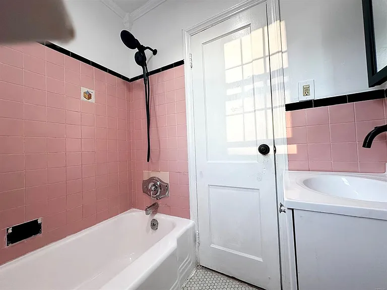 339 Thompson St #1 — Photo 27