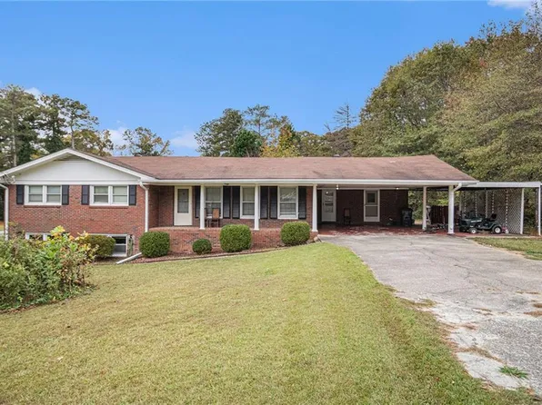 6670 Marlin Dr, Lithia Springs, GA 30168
