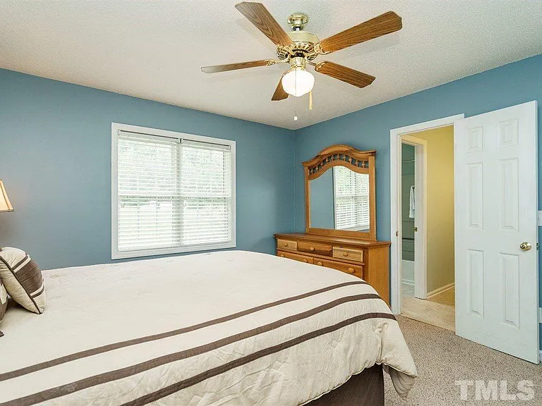 306 Silverberry Ct — Photo 16