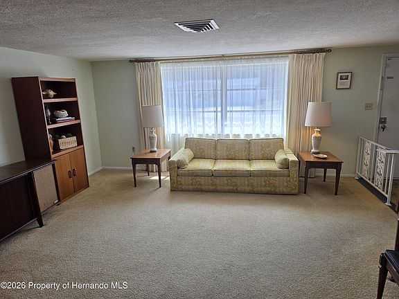 4th image of 7207 Ashwood Dr