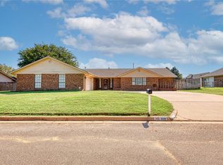 310 Elkview Dr, Elk City, OK 73644