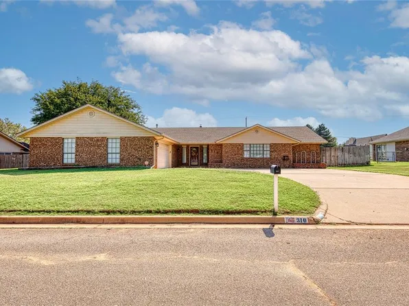 310 Elkview Dr, Elk City, OK 73644