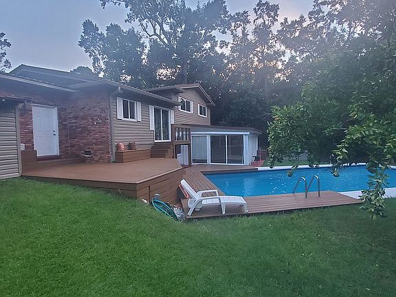 2nd image of 2104 Mulberry Blvd