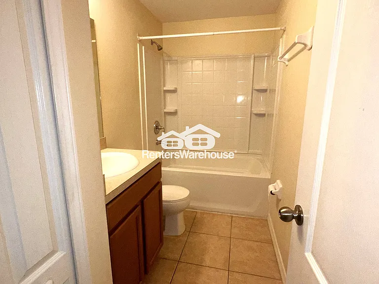 10943 Keys Gate Dr — Photo 22