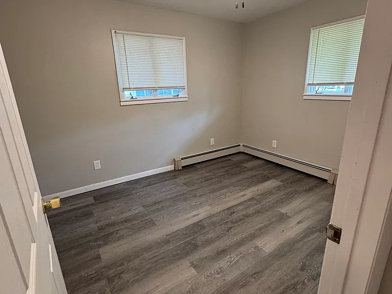 114 N Chase St — Photo 10