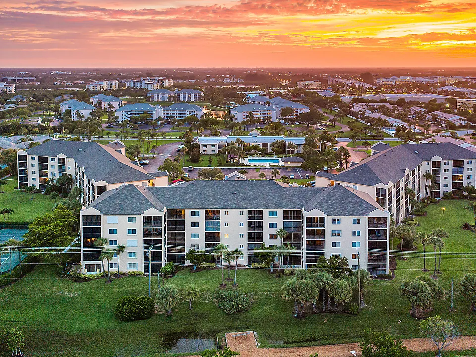 275 Palm Ave #A201