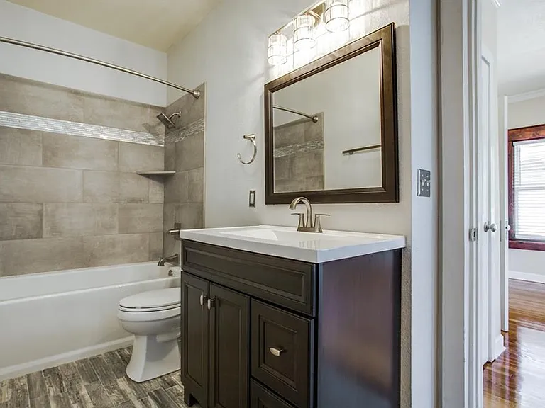 1227 Kings Hwy #B — Photo 8