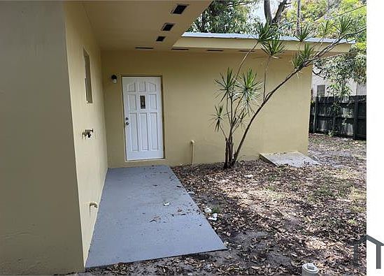 1st image of 1407 NE 5th Ter