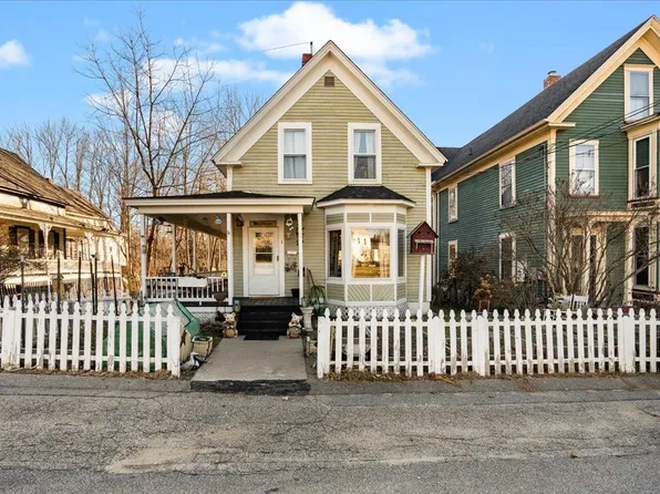 1 Charles Street, Farmington, NH 03835