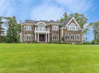 30 Hedgerow Ln, Westwood, MA 02090