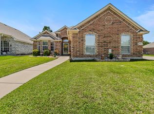 8552 Lake Springs Trl, Fort Worth, TX 76109