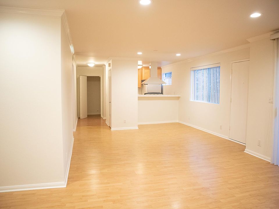 1st image of 1143 Lincoln Blvd #2