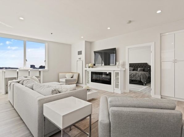 234 Causeway St APT 709, Boston, MA 02114