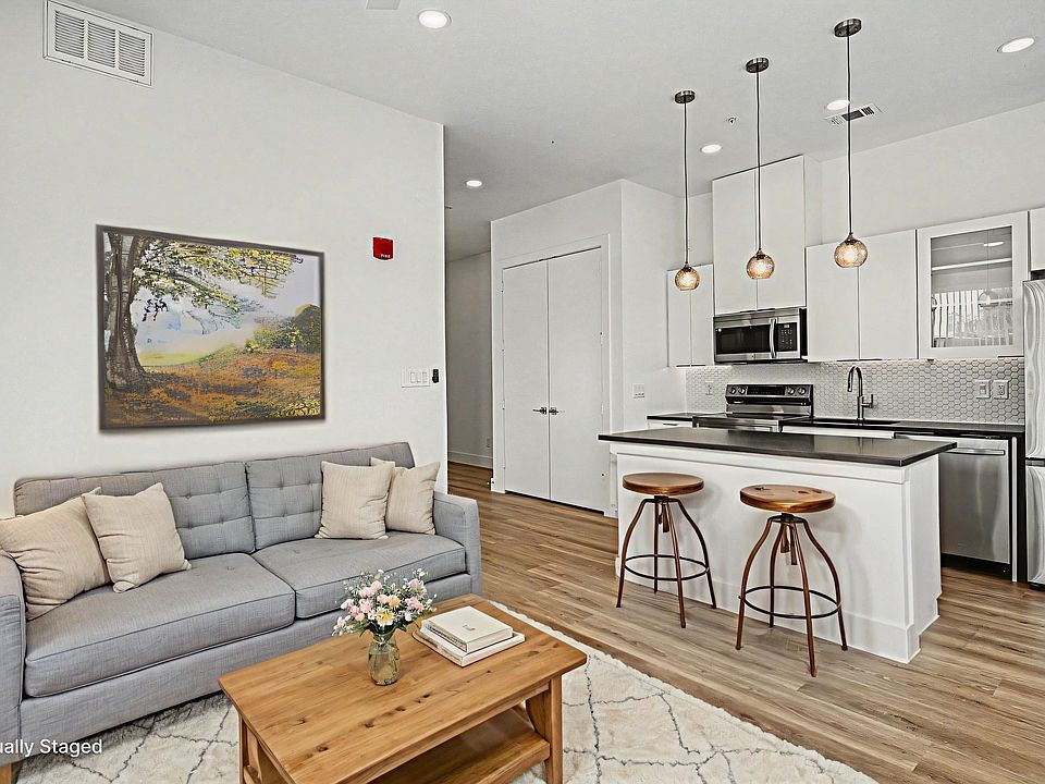 1st image of 2217 N Fitzhugh Ave #207