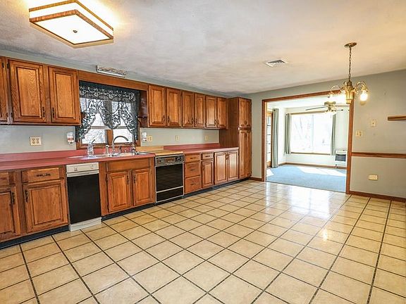 3rd image of 33 Camden St