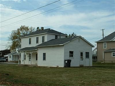 2nd image of 404 School St