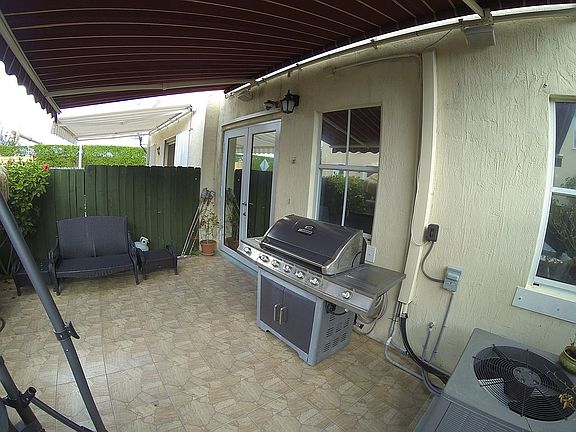 3rd image of 1022 NW 102nd Ct