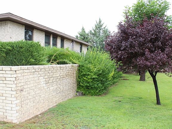 4th image of 601 Cobean Dr