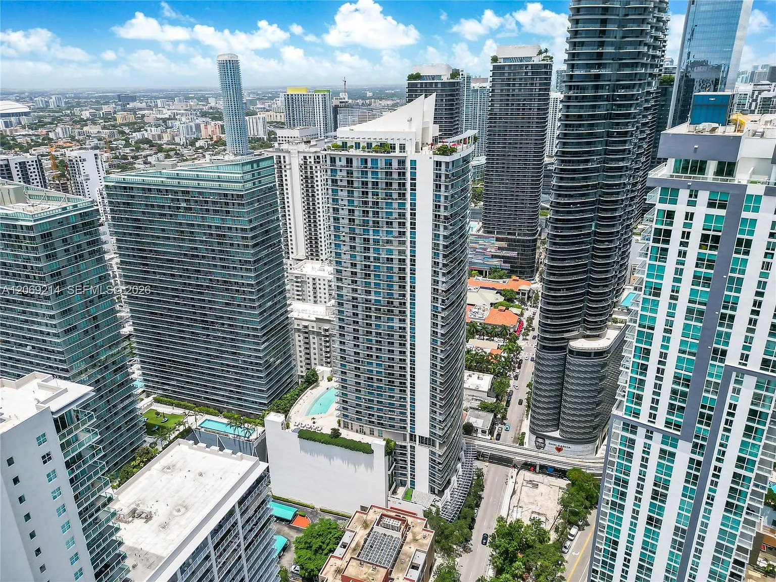 1100 Millecento Residence — Photo 1