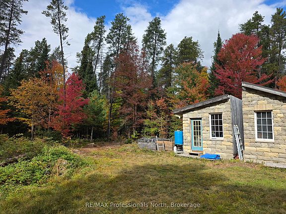 3rd image of 124 Cardwell Lake Rd