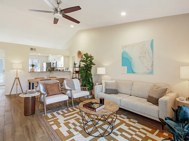 660 Aquatic Dr — Photo 23