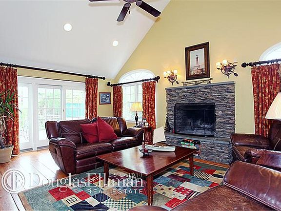 4th image of 332 Woodland Dr