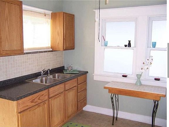 5th image of 1209 N Kealing Ave