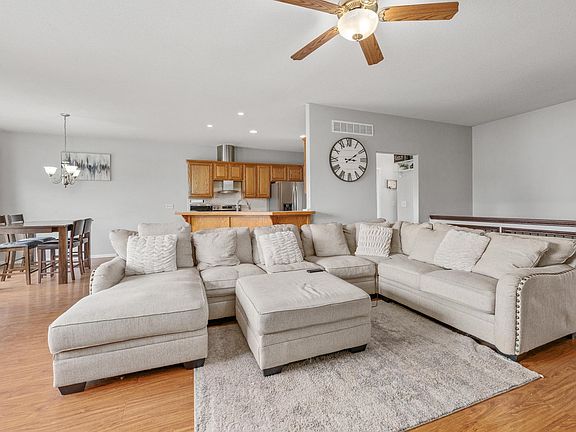 3rd image of 3708 N Pepper Ridge St