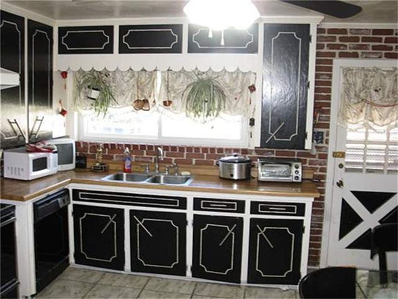 4th image of 5118 Red Oak Ln