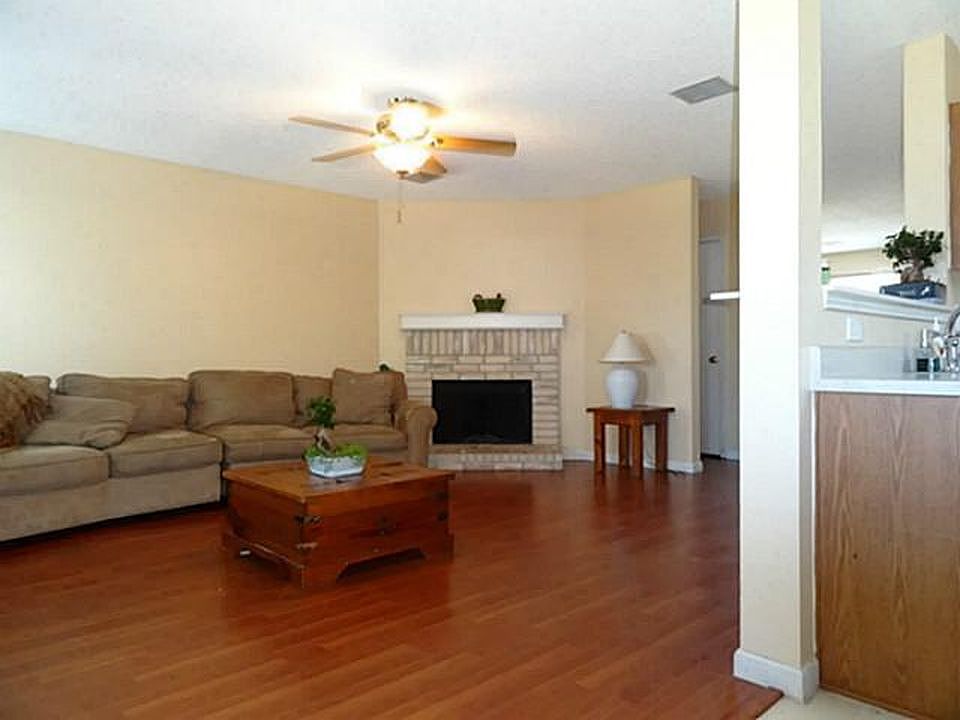 1st image of 2512 Lake Meadow Dr