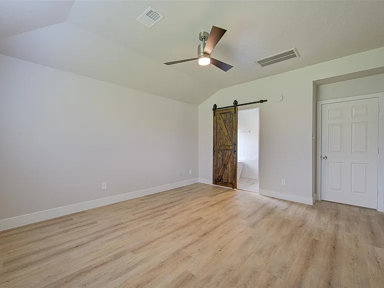 4931 Lake Catherine Ct — Photo 29