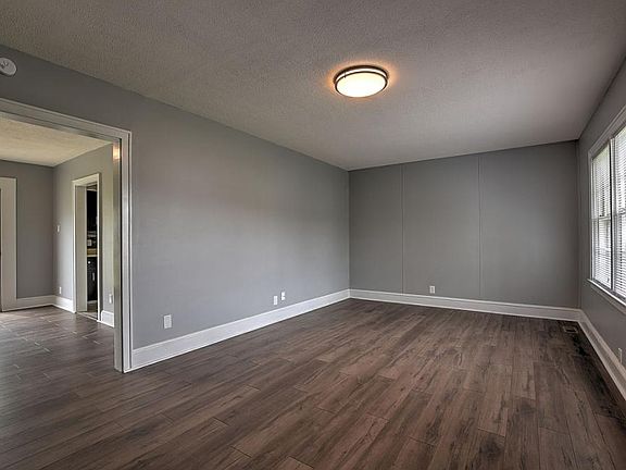 5th image of 122 Sunshine Cir