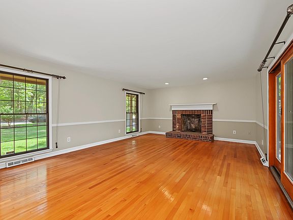 4th image of 108 Sterling Dr