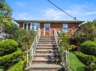 (Undisclosed Address), Glen Cove, NY 11542