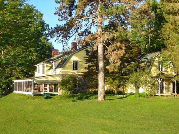 2nd image of 356 Rock Harbor Way
