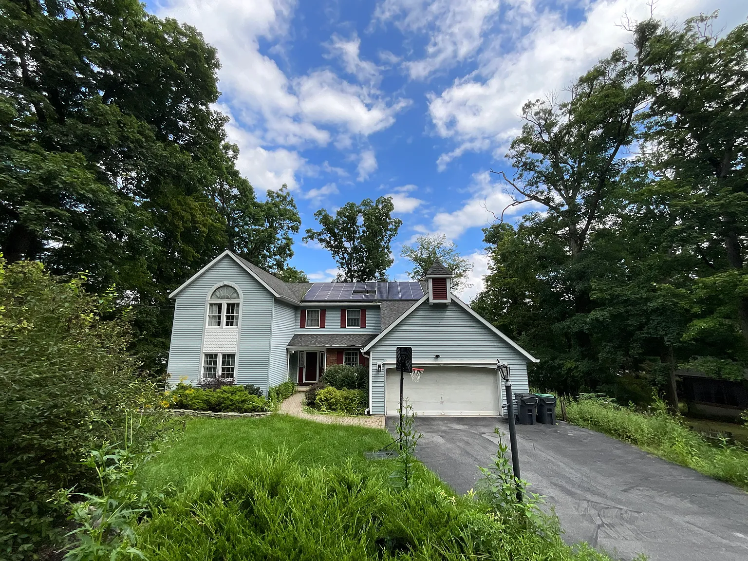 5 bed, 2.5 bath, 2814 sqft, $4,500 — Photo 2