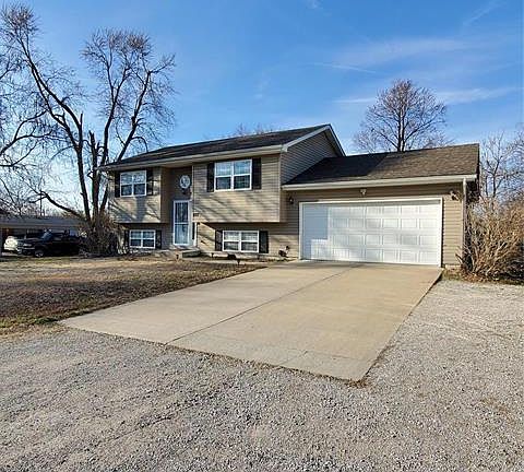 3rd image of 637 Margaret Ave