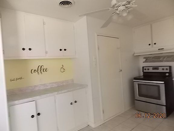 4th image of 1831 Lyndale Dr