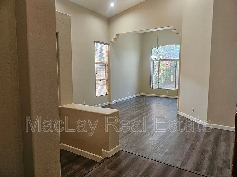 2711 W Megan St — Photo 5