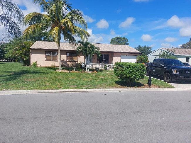 1st image of 1752 SE Burgundy Lane