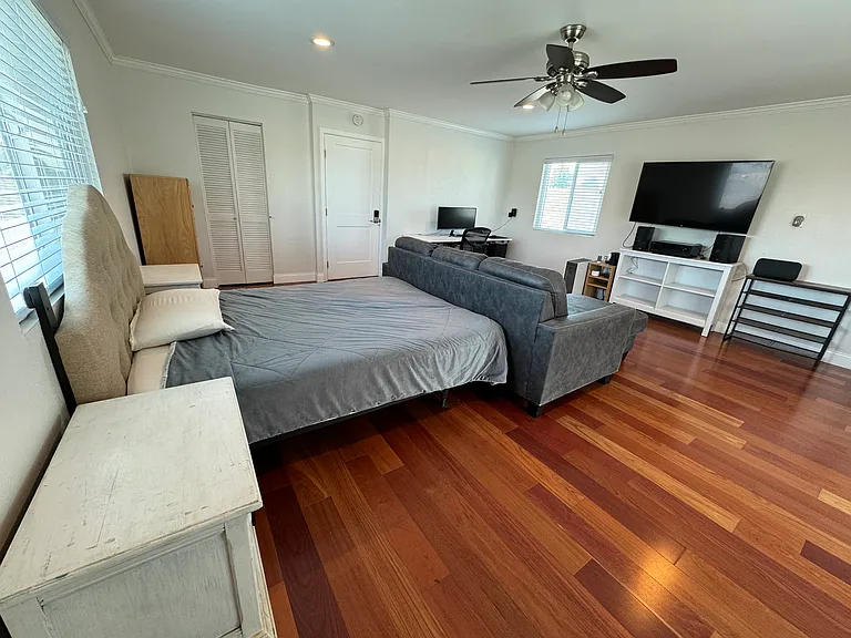 1042 Garland Dr — Photo 5