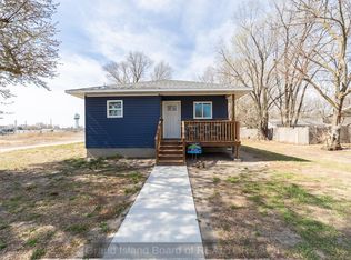 518 F Ave, Central City, NE 68826