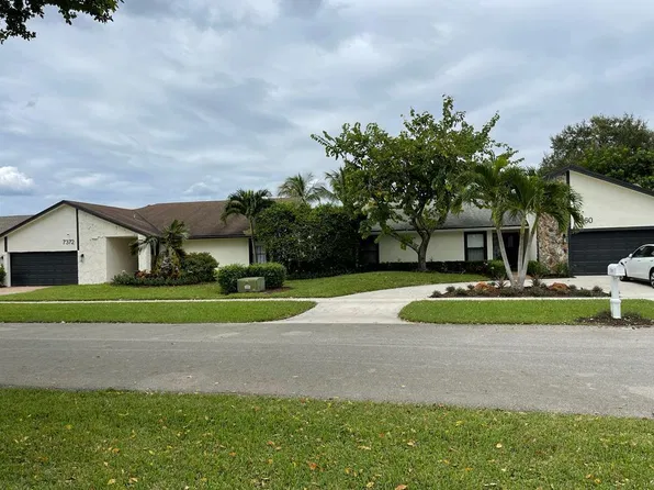7360 San Sebastian Dr, Boca Raton, FL 33433