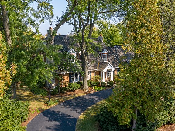 4th image of 27 Elder Ln