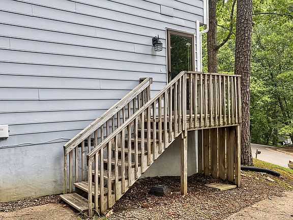 2nd image of 618 Branniff Dr