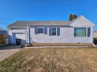 520 2nd Ave SE, Rugby, ND 58368