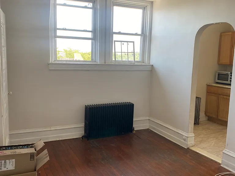 2307 N Broad St #6 — Photo 2