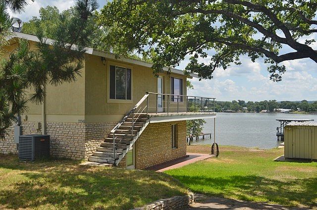1st image of 1196 Lakeview Dr