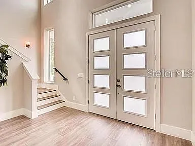 200 E Grant St — Photo 2